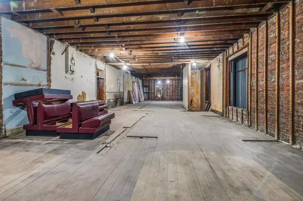 Marinette, WI 54143,2100 HALL AVENUE