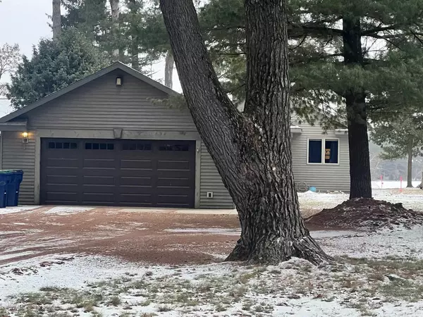 Waupaca, WI 54981,E1073 WHISPERING PINES ROAD