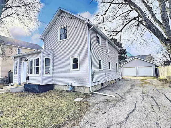 925 JEFFERSON STREET, Oshkosh, WI 54901