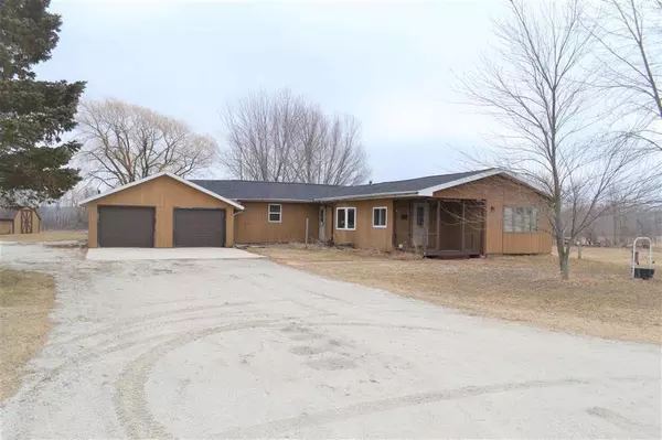 12727 KOCIAN ROAD, Greenleaf, WI 54126