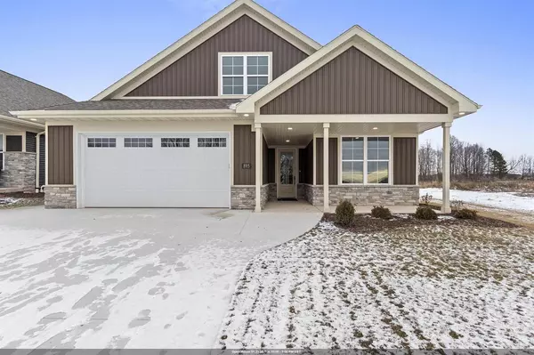 895 BLACK SWAN DRIVE, Menasha, WI 54952