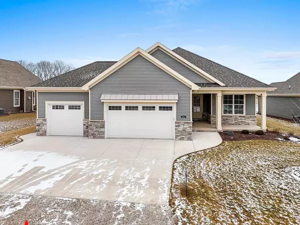 891 CYGNET COURT, Menasha, WI 54952