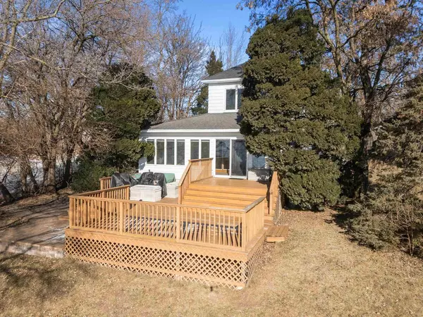 5740 MAIN STREET, Butte Des Morts, WI 54927