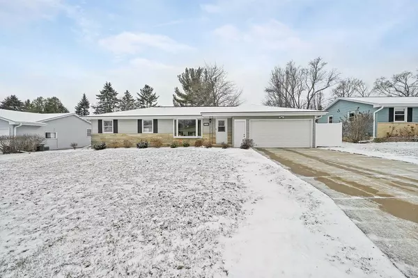 1573 LINDALE LANE, Green Bay, WI 54313