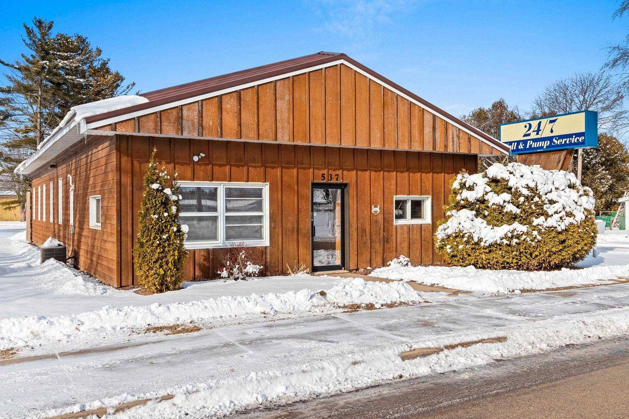 537 CALDWELL AVENUE, Oconto Falls, WI 54153