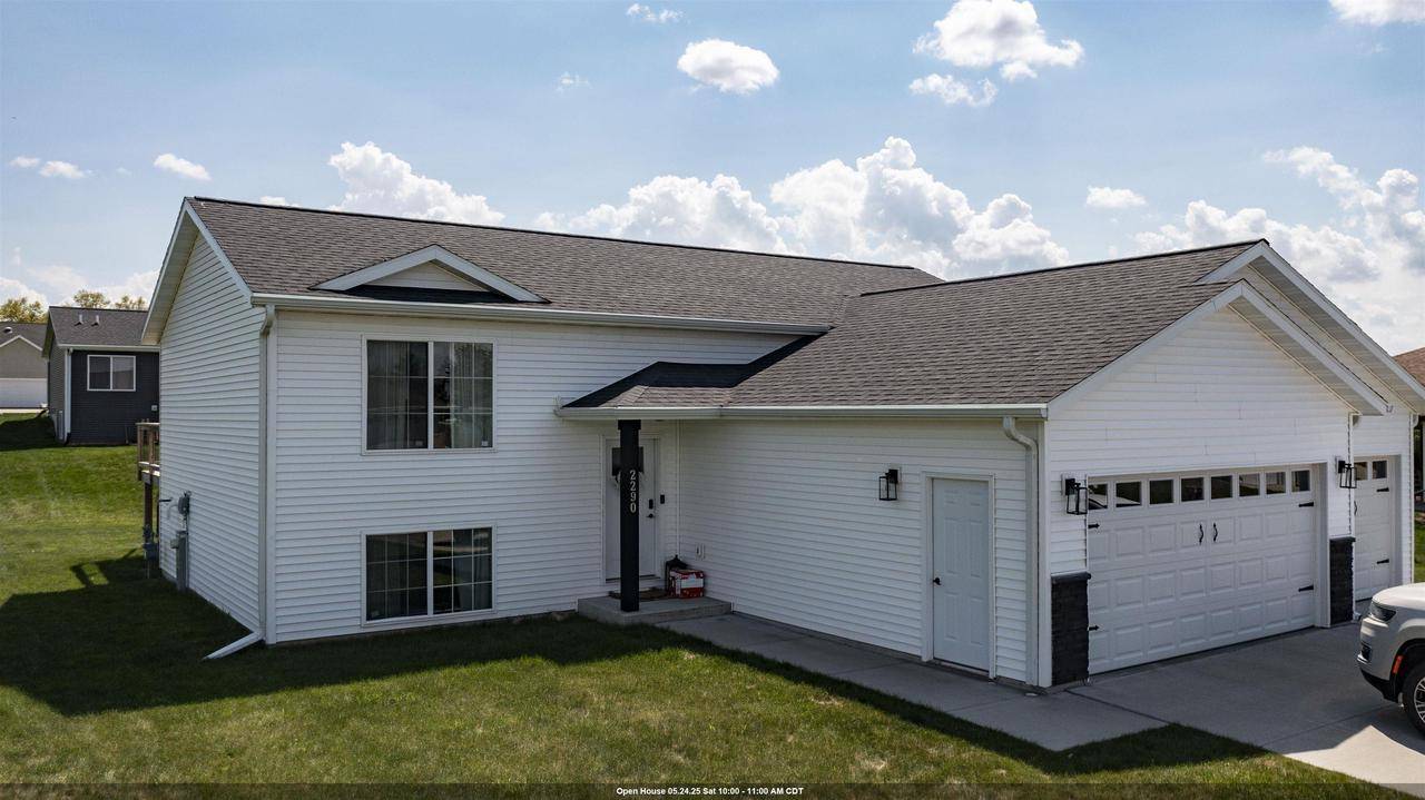 2290 MAYEK DRIVE, Waupaca, WI 54981