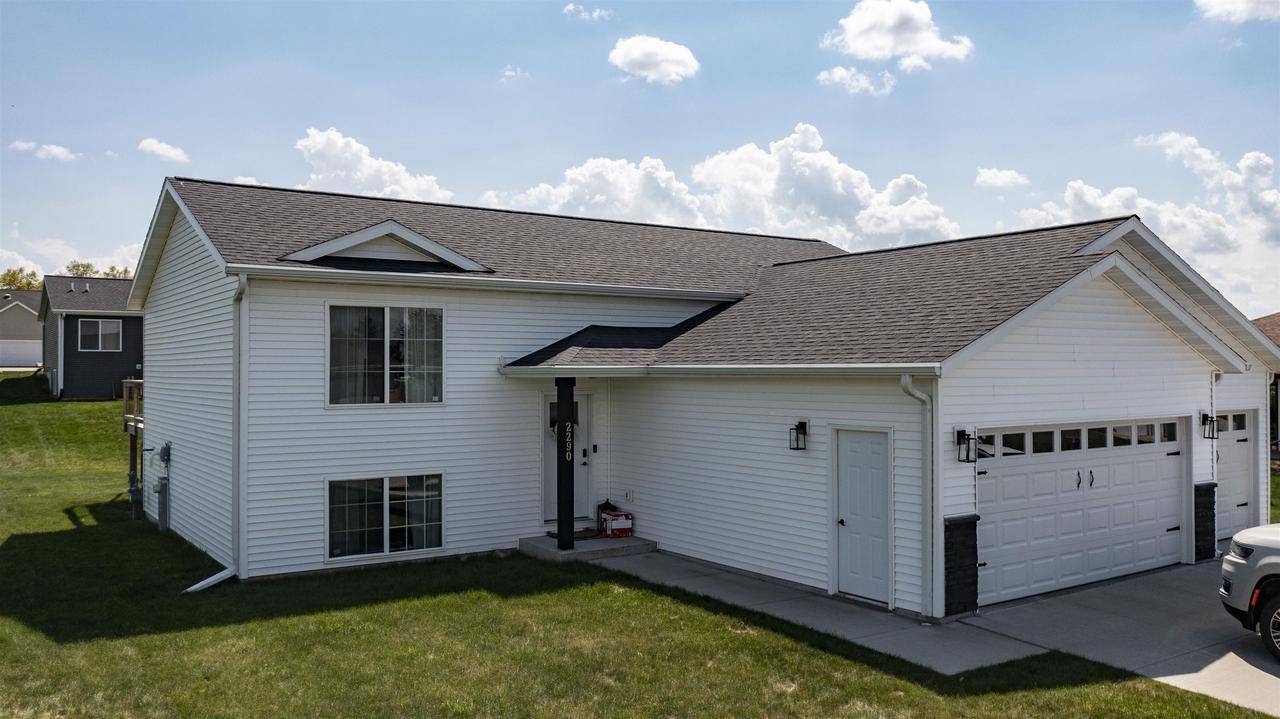 2290 MAYEK DRIVE, Waupaca, WI 54981
