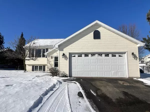 Waupaca, WI 54981,850 SUNRIDGE DRIVE