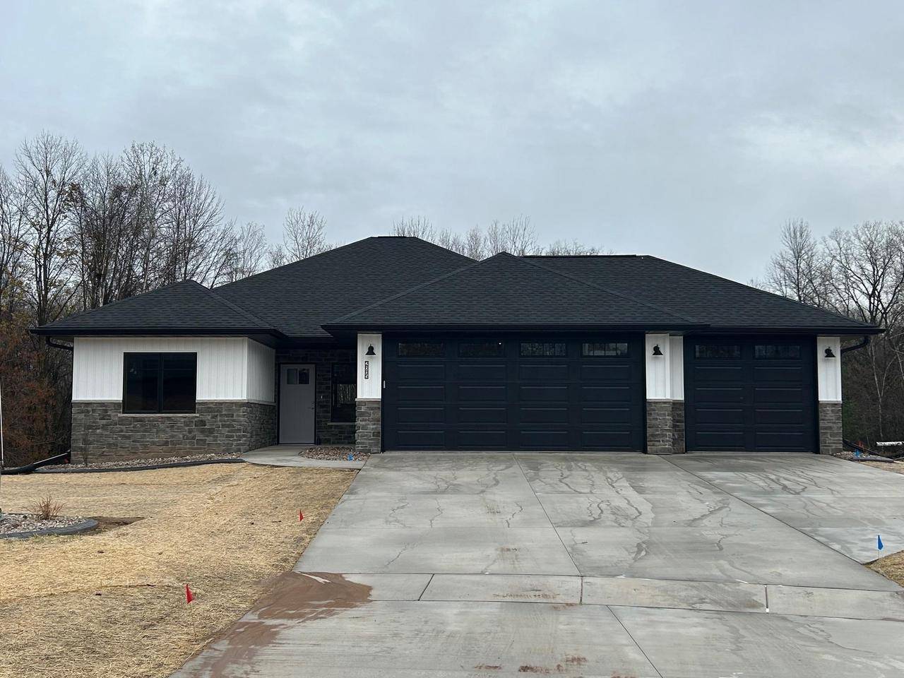 2685 CHAMBERS CROSSING, Suamico, WI 54313
