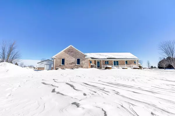 200 N JOSSART ROAD, Luxemburg, WI 54217