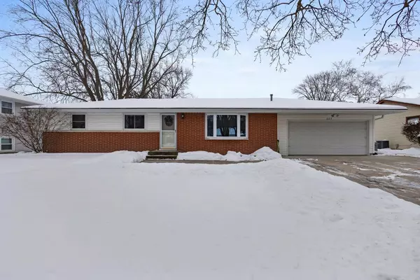 1073 APRIL LANE, Green Bay, WI 54304