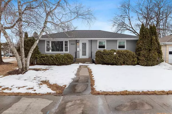 1698 JUNIPER DRIVE, Green Bay, WI 54302