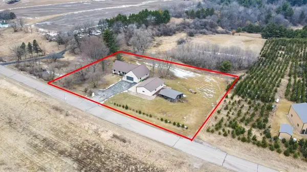 Waupaca, WI 54981,E2972 GRANITE QUARRY ROAD