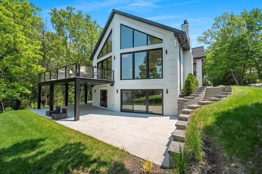 2080 GREENLEAF ROAD, De Pere, WI 54115