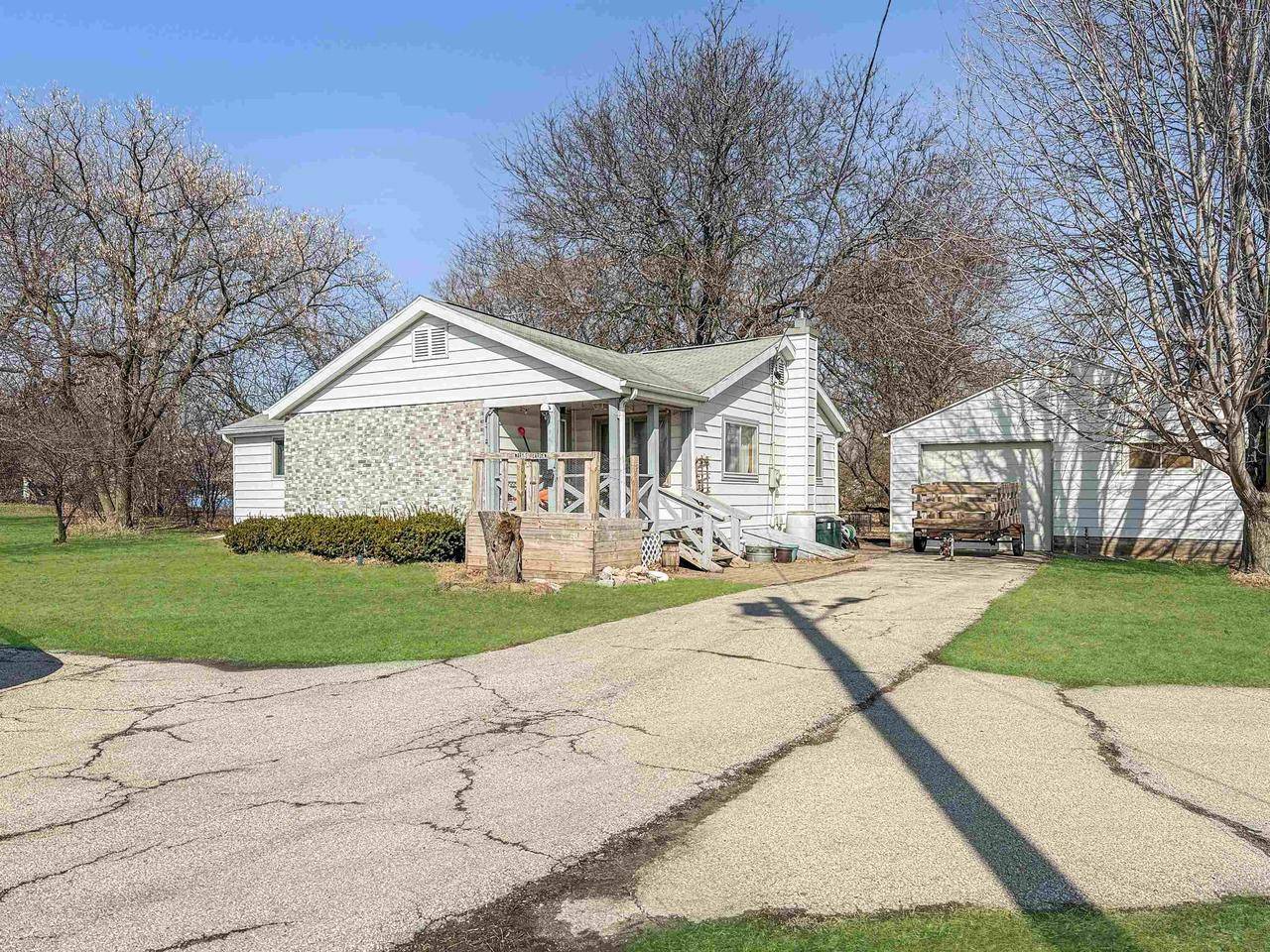 4924 STATE ROAD 21, Omro, WI 54963