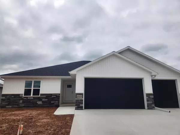 Kaukauna, WI 54130,2023 RED FOX LANE