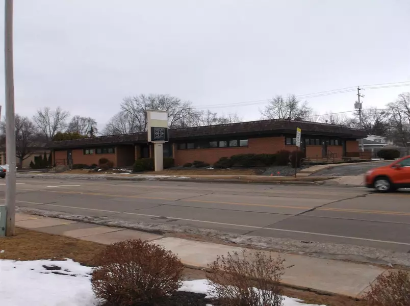 1416 S COMMERCIAL STREET, Neenah, WI 54956