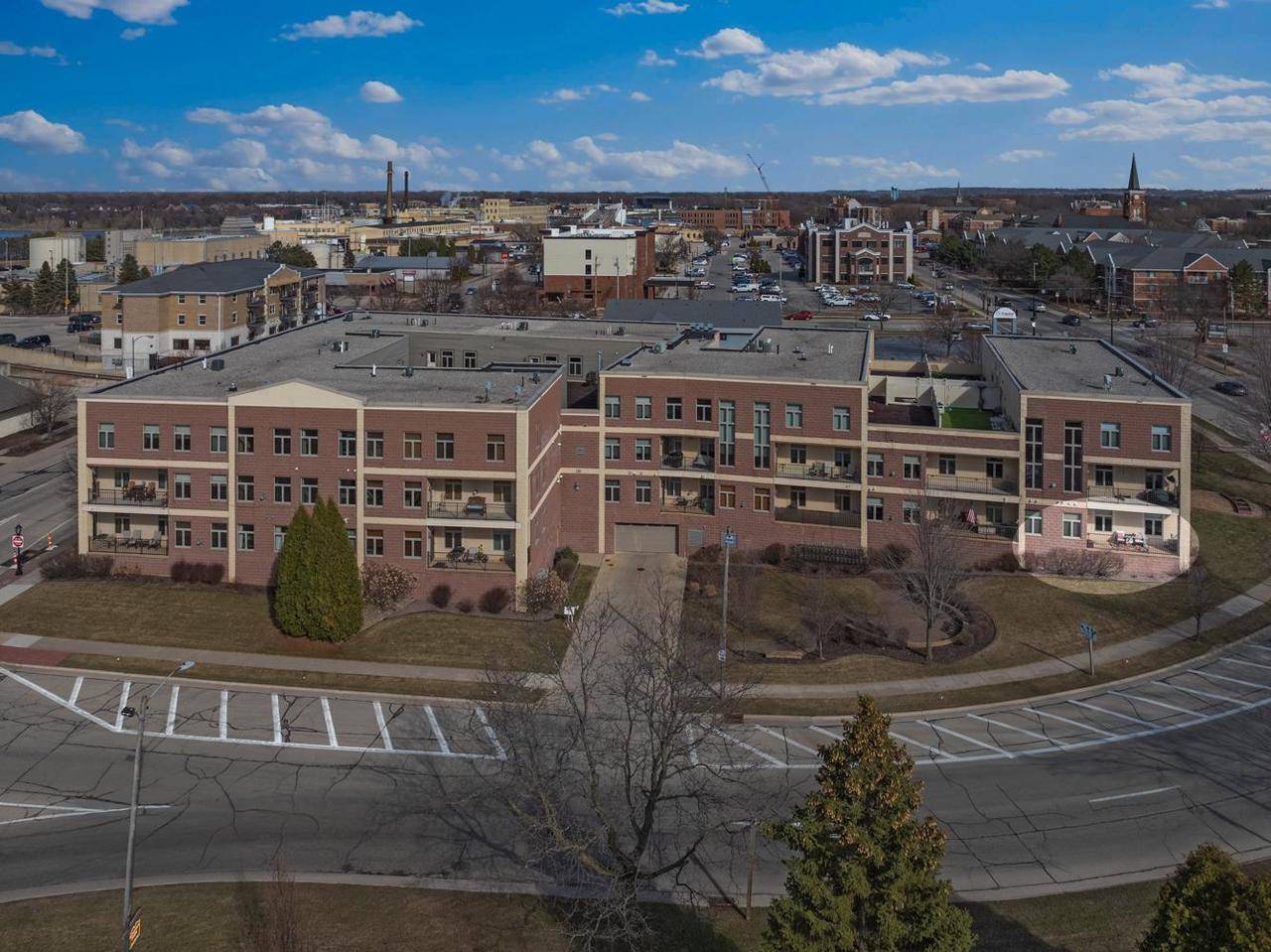 De Pere, WI 54115,555 MAIN AVENUE #101