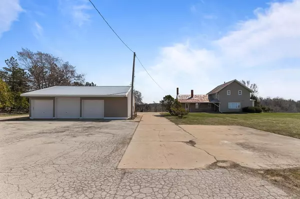 De Pere, WI 54115,3829 LOST DAUPHIN ROAD