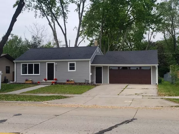 1610 S ONEIDA STREET, Green Bay, WI 54304