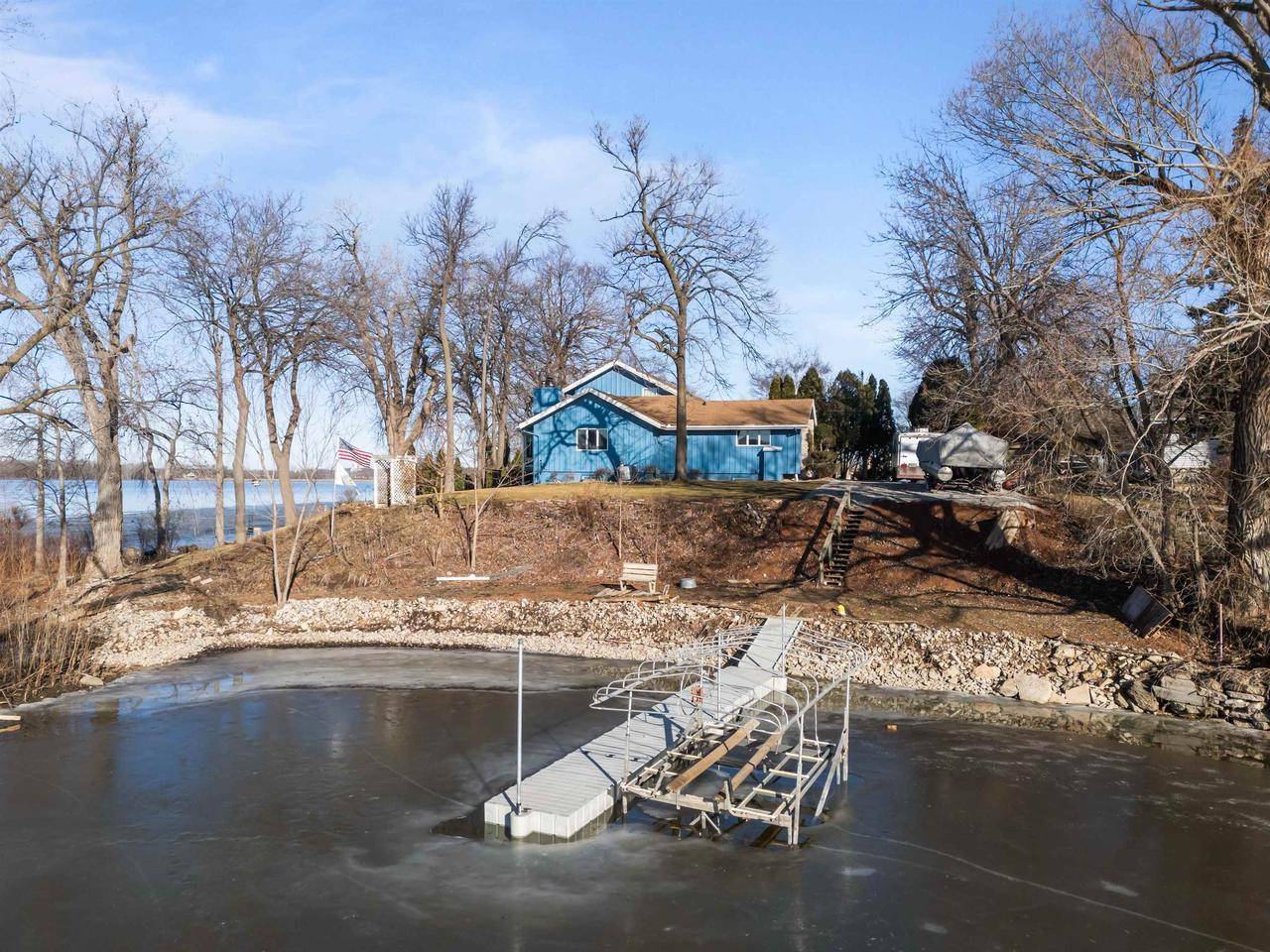 1096 LAKESHORE DRIVE, Menasha, WI 54952