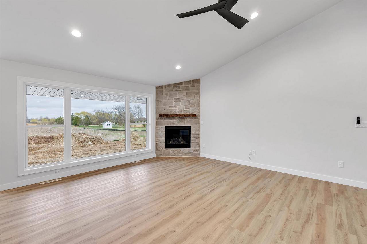 De Pere, WI 54115,3647 ELLA JO WAY