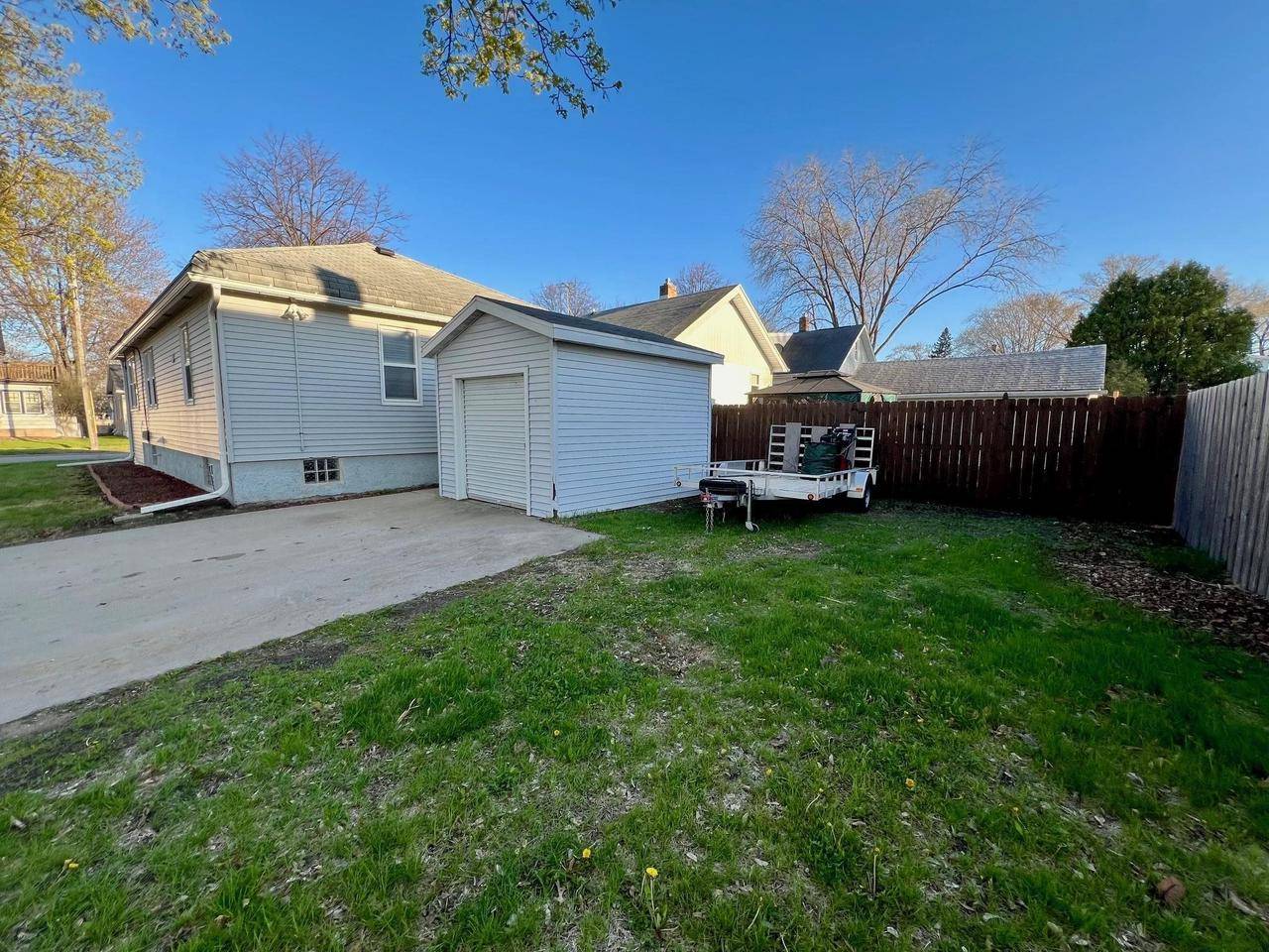 Green Bay, WI 54303,819 HARRISON STREET