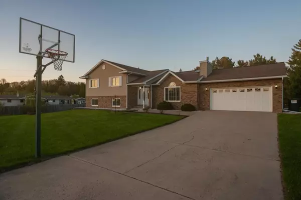 N2664 GRAND PATH, Wautoma, WI 54982