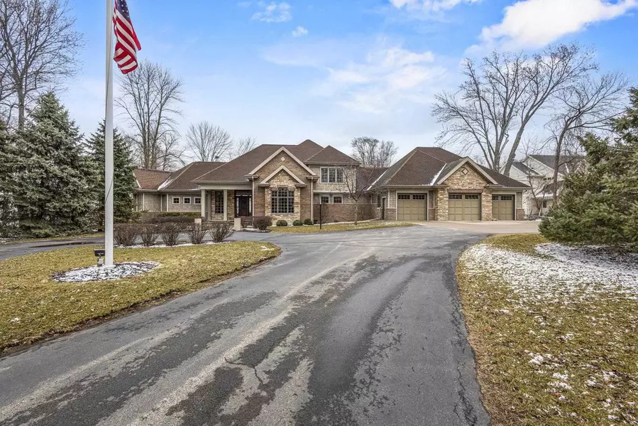 536 SUNRISE BAY ROAD, Neenah, WI 54956