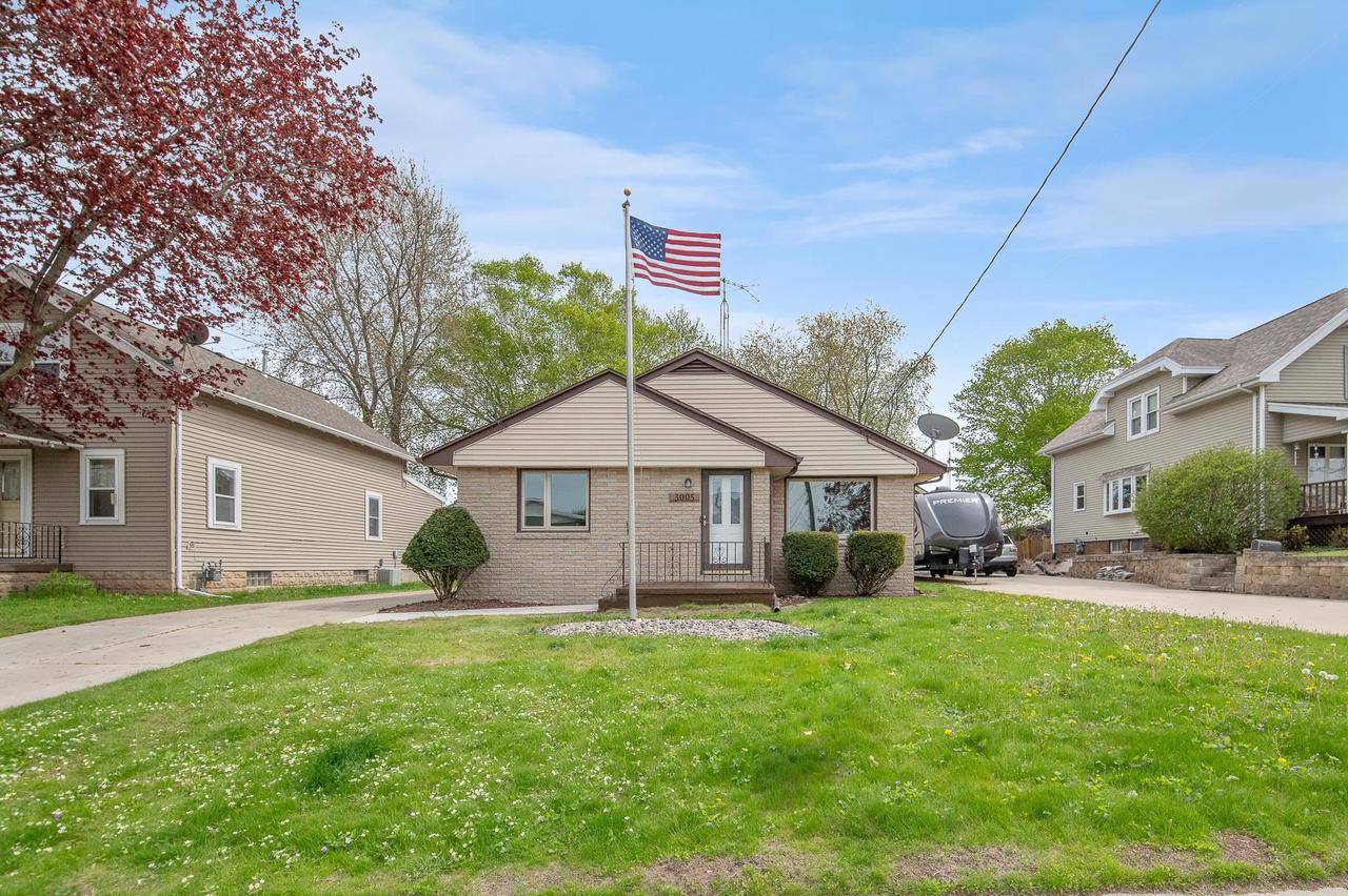 3005 MEADOW LANE, Manitowoc, WI 54220