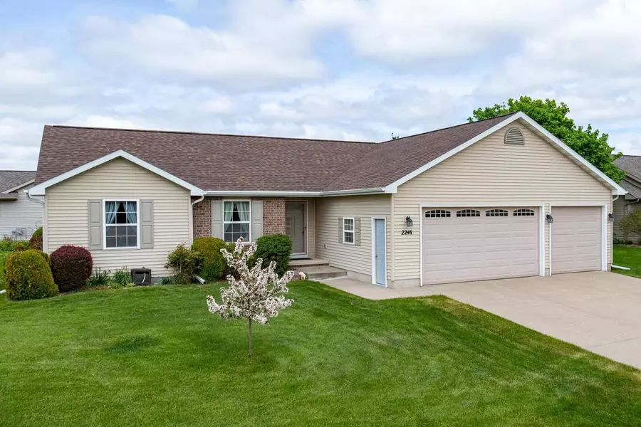2246 HEARTHSTONE DRIVE, Kaukauna, WI 54130