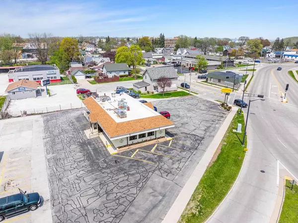 2604 CUSTER STREET, Manitowoc, WI 54220