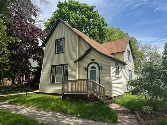 1902 STEPHENSON STREET, Marinette, WI 54143