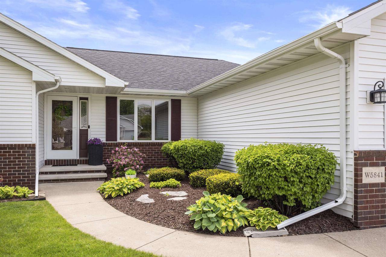 Appleton, WI 54915,W5841 EASTER LILY DRIVE