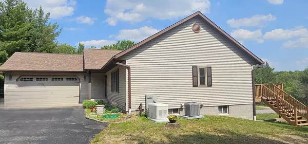 Westfield, WI 53964,W7889 DAKOTA LANE