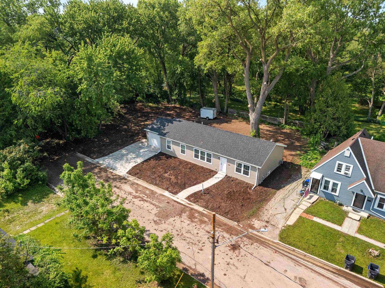 856 RIVERLAWN STREET, Neenah, WI 54956