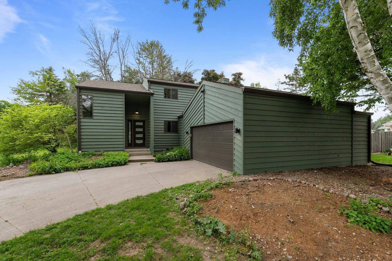 929 E NORTHWOOD DRIVE, Appleton, WI 54911