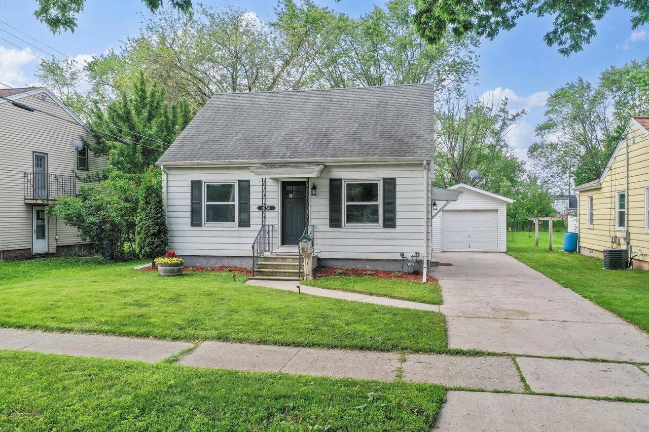 1754 LOST LANE, Green Bay, WI 54302