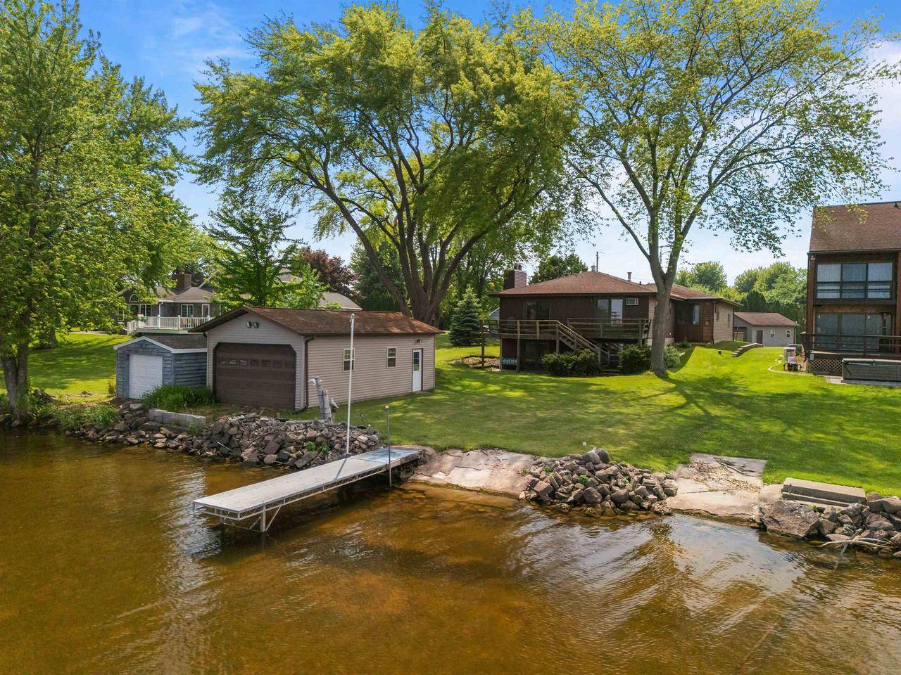 Oshkosh, WI 54902,6352 BLACK WOLF POINT LANE