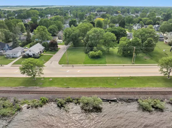 Oshkosh, WI 54902,S MAIN STREET