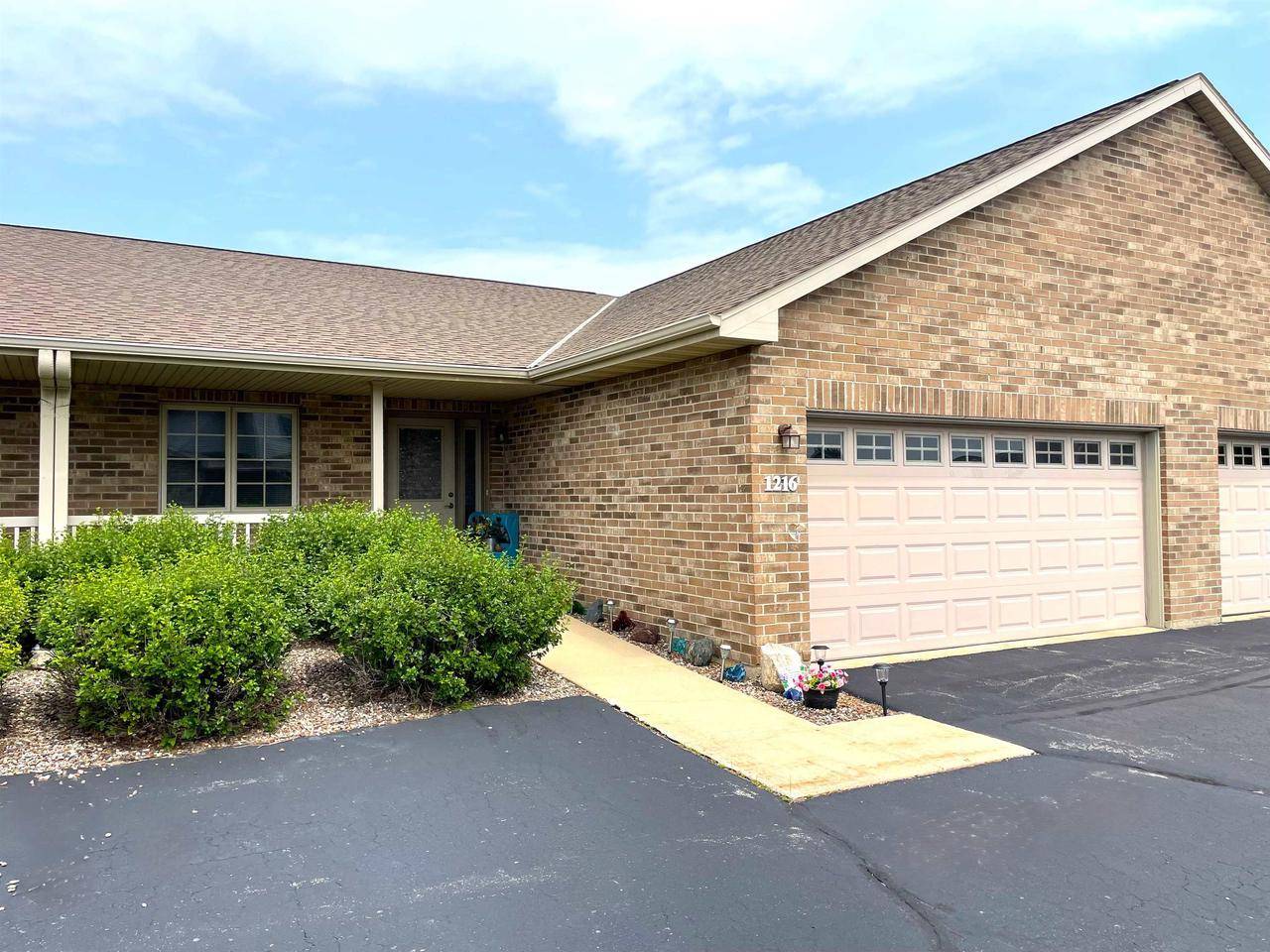 1216 POND VIEW CIRCLE, De Pere, WI 54115