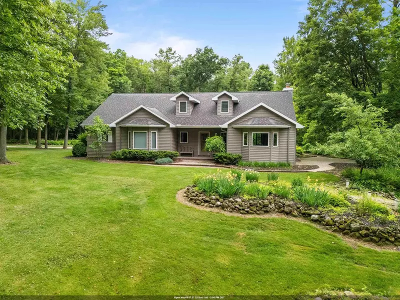 N2124 FOX RIDGE LANE, New London, WI 54961