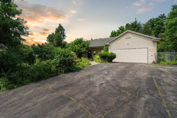 N3131 CENTER STREET, Lake Geneva, WI 53147