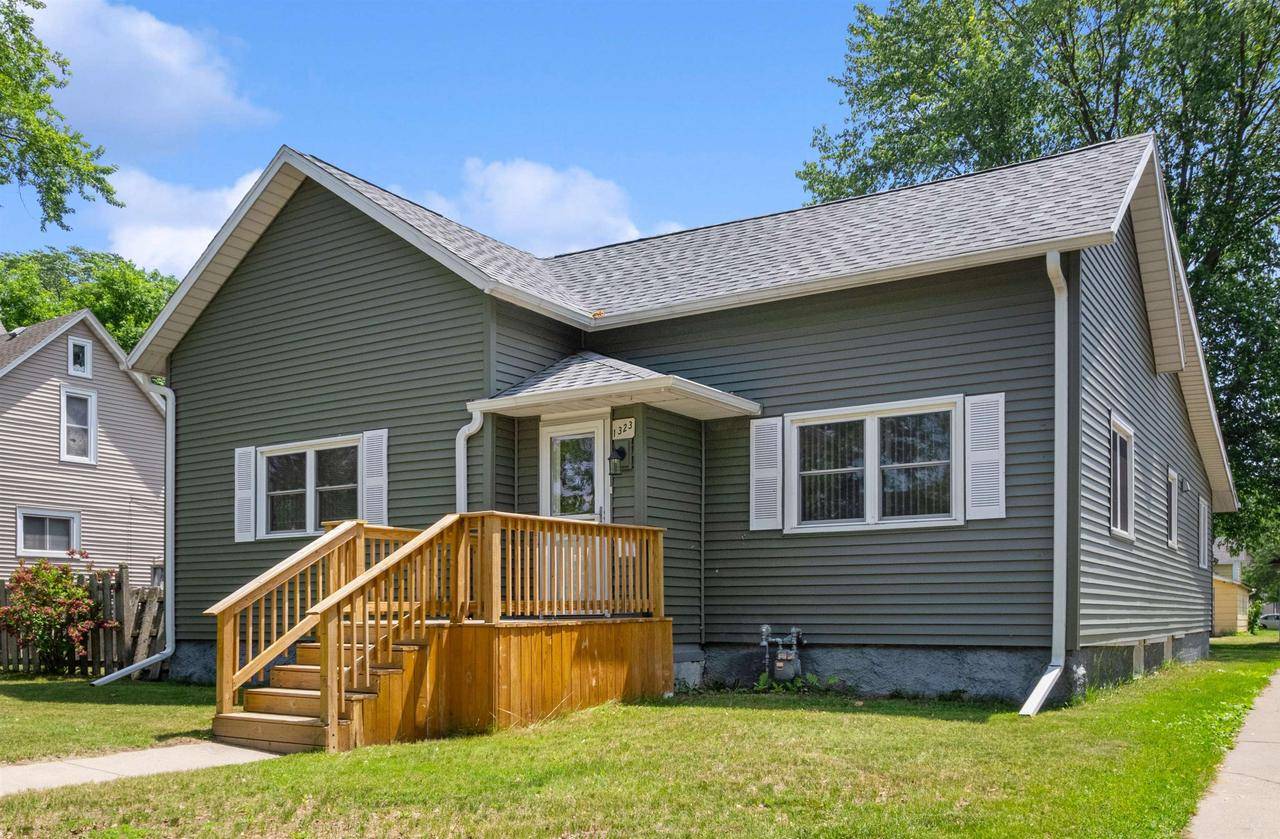 Marinette, WI 54143,1323 CARNEY BOULEVARD