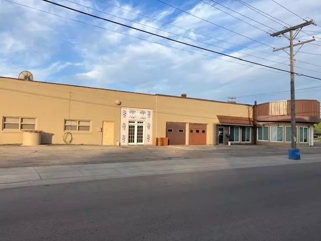 27 W 12TH STREET, Clintonville, WI 54929