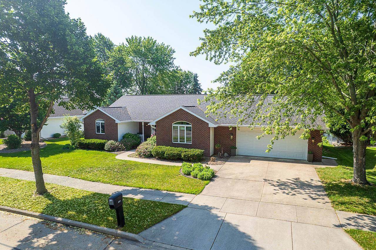 401 W WINROWE DRIVE, Appleton, WI 54913