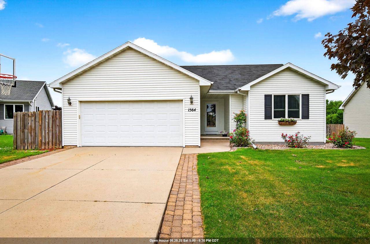 1564 HILLSDALE COURT, Neenah, WI 54956