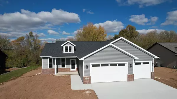 N1885 MEDINA DRIVE, Greenville, WI 54942