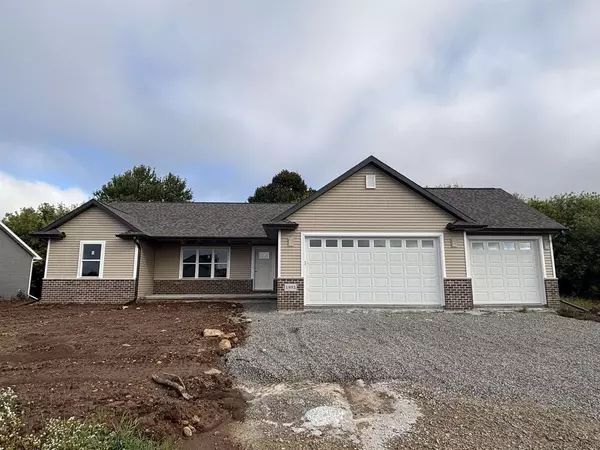 N1893 MEDINA DRIVE, Greenville, WI 54942