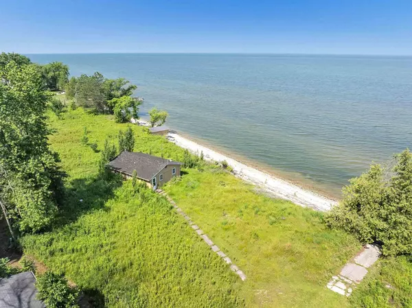 2601 RUTZ LANE, Brussels, WI 54235